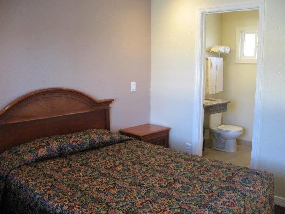 סיסייד Thunderbird Motel מראה חיצוני תמונה